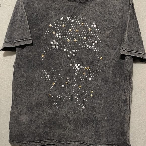 HALLOWEEN SKULL SIVER EMBELLISHMENT SHIRT - Picture 2 of 5
